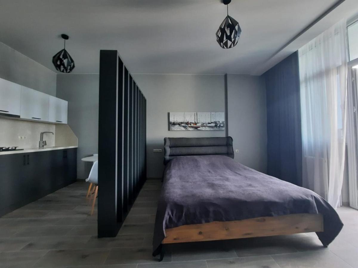 Pirosmani Mini Hotel バトゥーミ エクステリア 写真