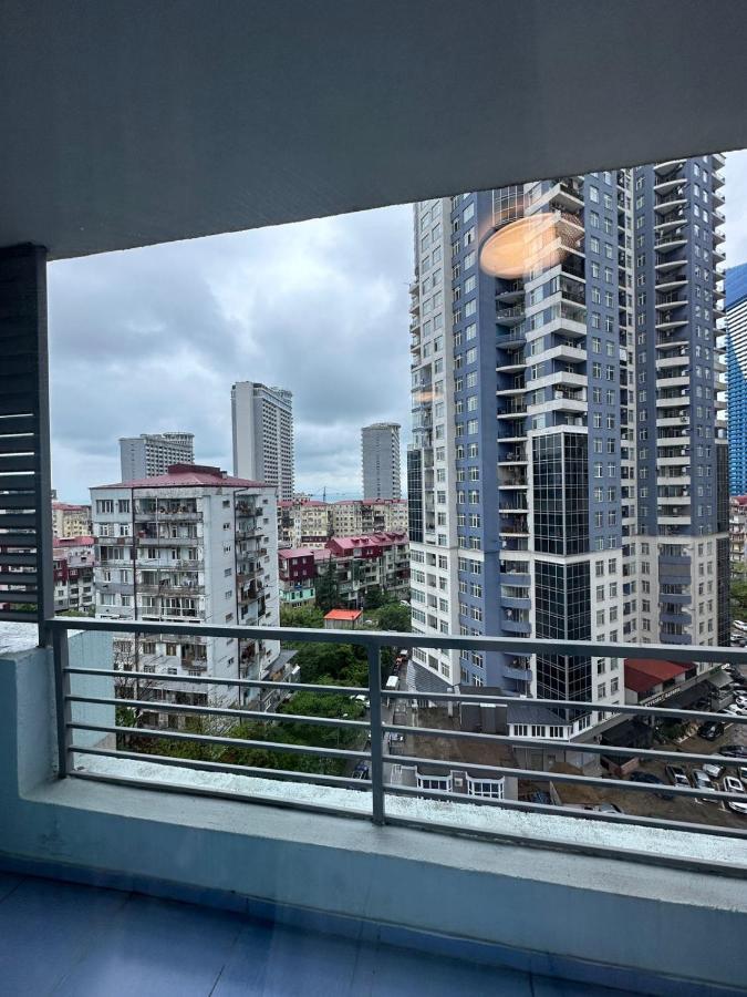 Pirosmani Mini Hotel バトゥーミ エクステリア 写真