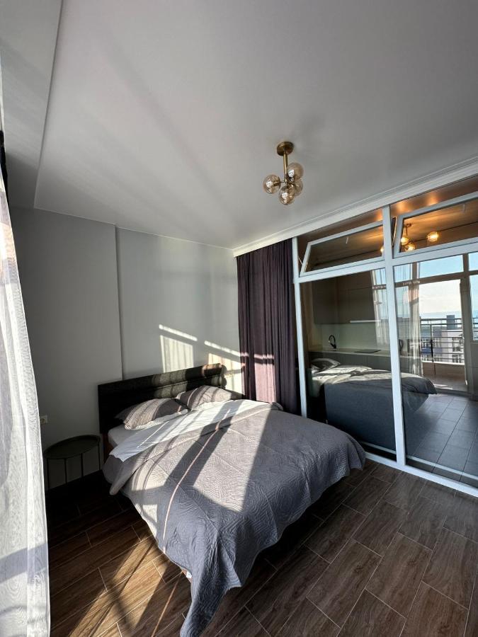 Pirosmani Mini Hotel バトゥーミ エクステリア 写真