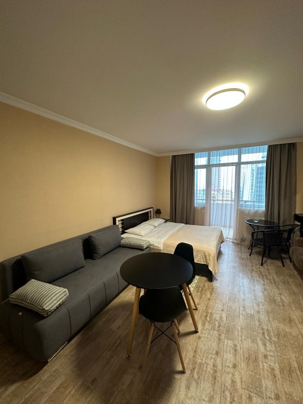 Pirosmani Mini Hotel バトゥーミ エクステリア 写真