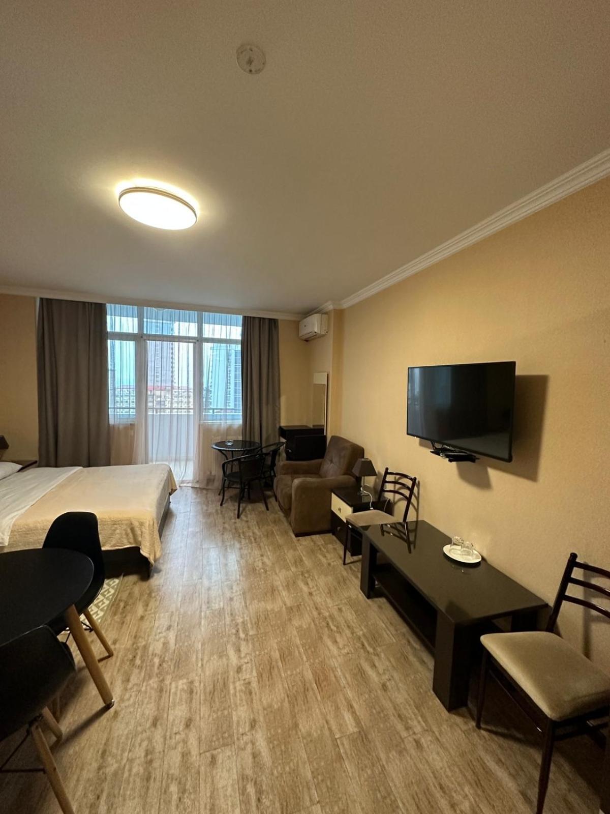 Pirosmani Mini Hotel バトゥーミ エクステリア 写真