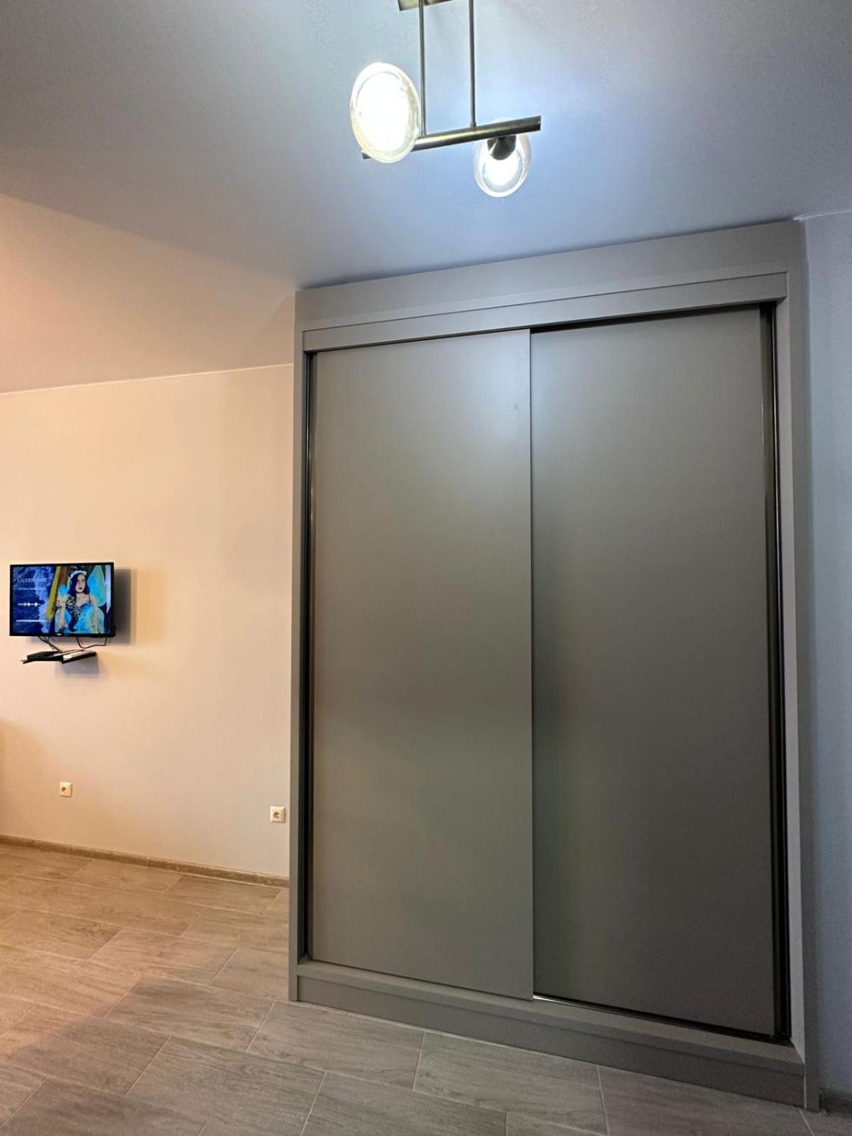 Pirosmani Mini Hotel バトゥーミ エクステリア 写真