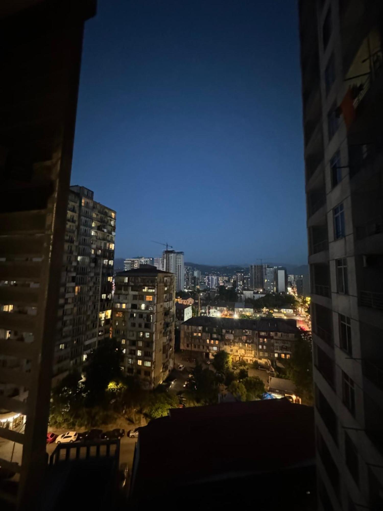 Pirosmani Mini Hotel バトゥーミ エクステリア 写真